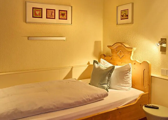 & Restaurant Kaiserhof 3* Bad Bellingen